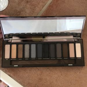 Urban Decay Naked Smoky Palette (DISCONTINUED)